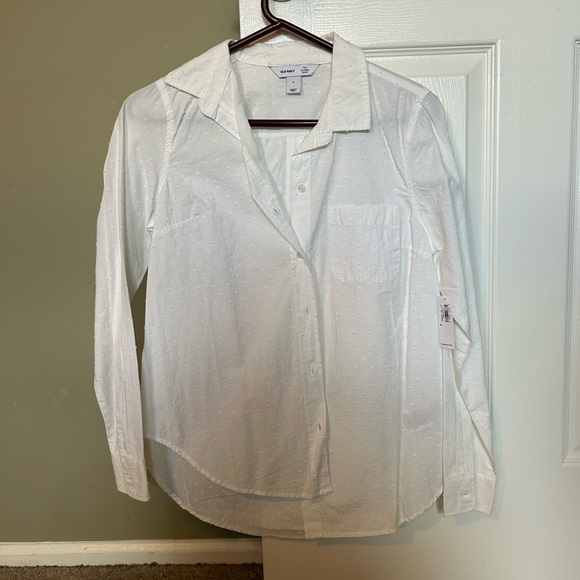 Old Navy Tops - Old Navy Classic White Textured Shirt